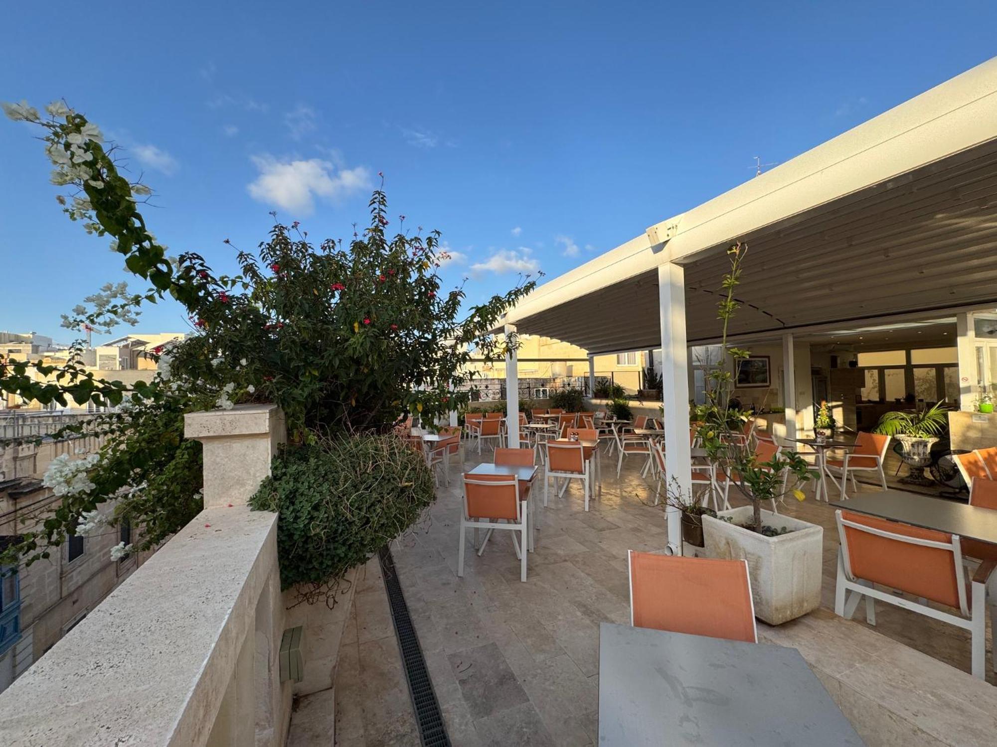 The Maltese Sun Hotel Sliema Bagian luar foto